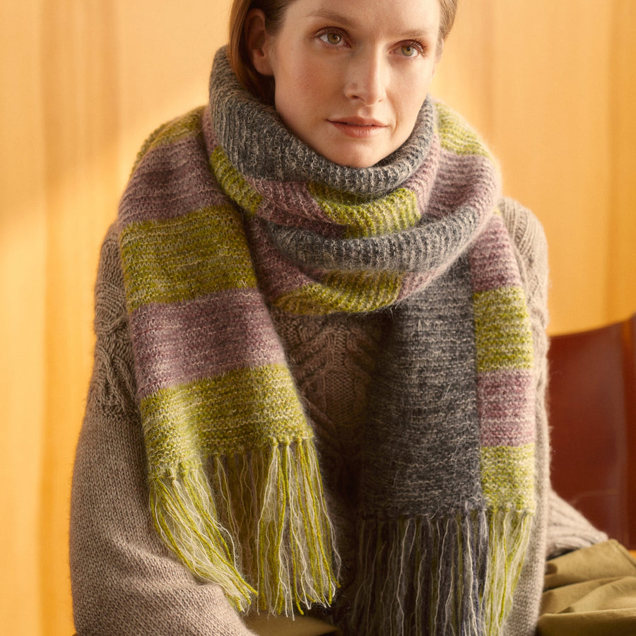 Entwined: Cables, Lace and Knitted Textures