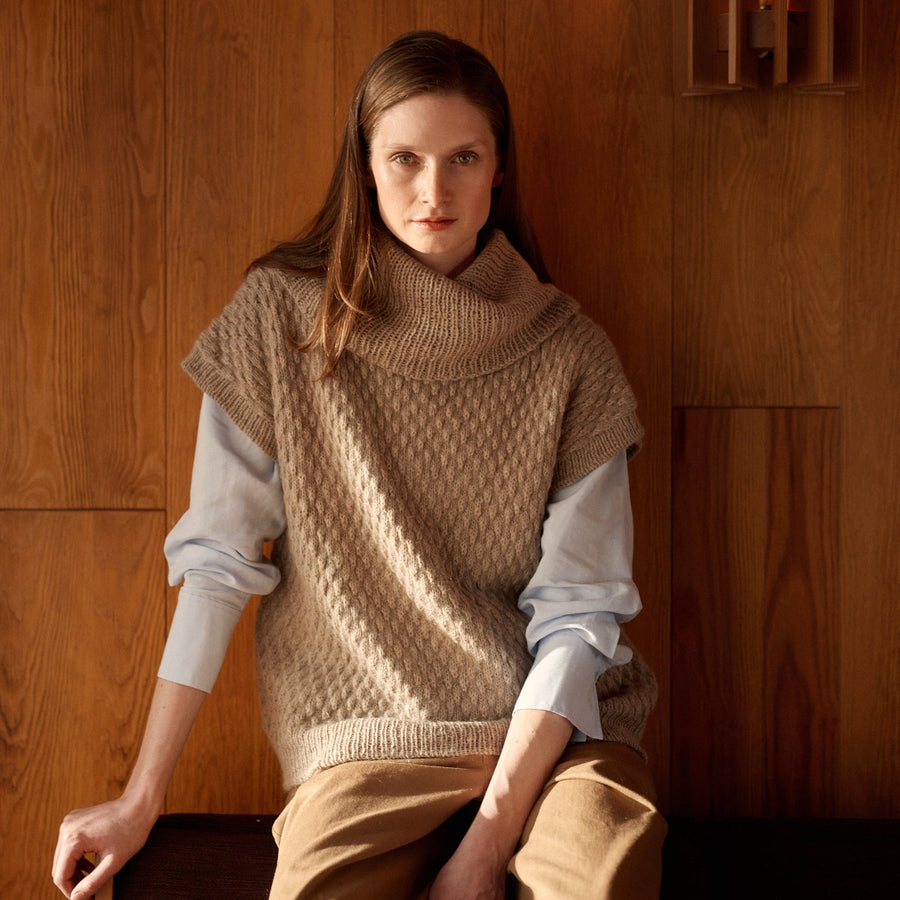 Entwined: Cables, Lace and Knitted Textures